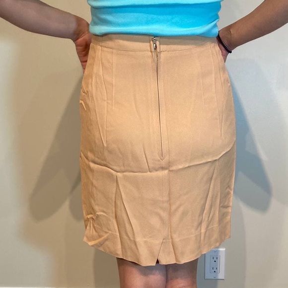 Light peach / pink skirt - Picture 3 of 7